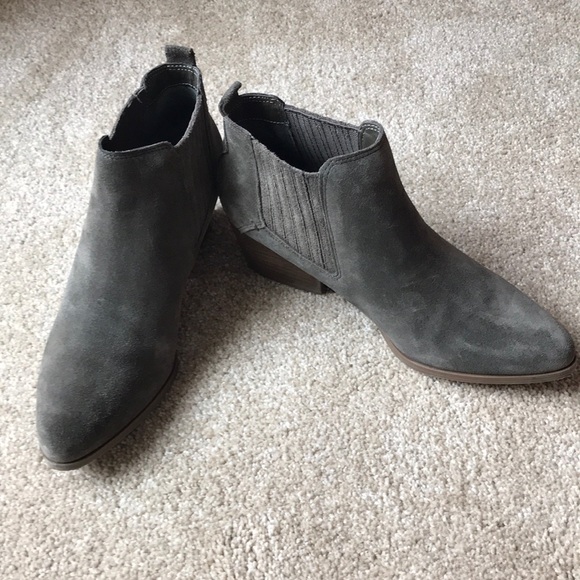 Crown Vintage gray bootie. 7.5.